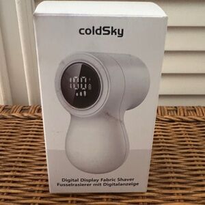 coldSky Fabric Shaver with Digital Display
